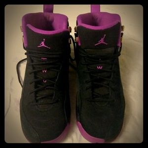 Retro Jordan 12 GGs Hyper Violet Sz 5.5y